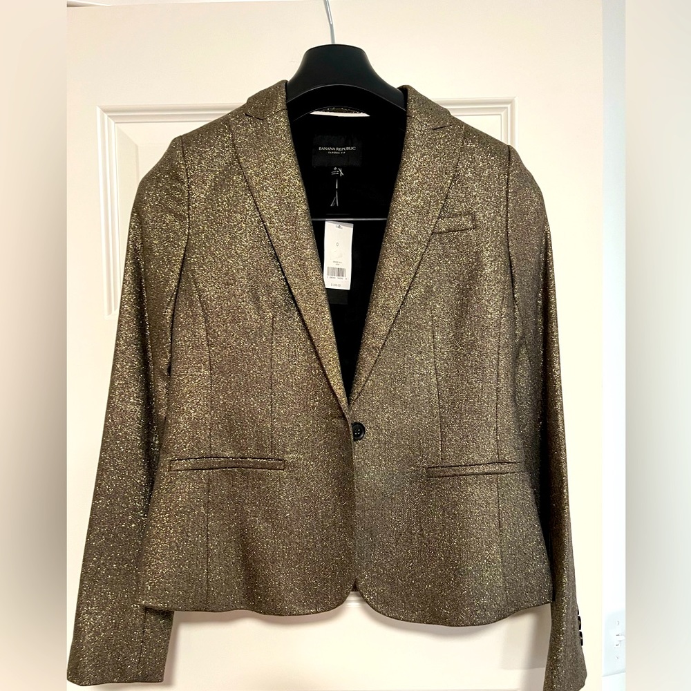 Beautiful Women’s Banana Republic Gold Metallic Suit -Size 0R